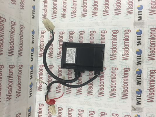 SGMPH-01A1A-YR21  야스카와  AC 서보 모터   100W 0.317N.m 3000RPM 200V