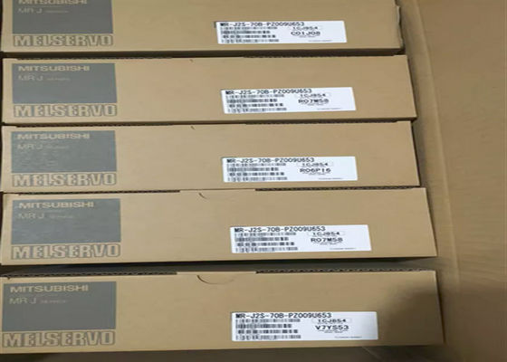 MR-J2S-70B-PZ009U653 미츠비시 산업적 서보 드라이브 1은 230V 50/60Hz를 단계적으로 시행합니다