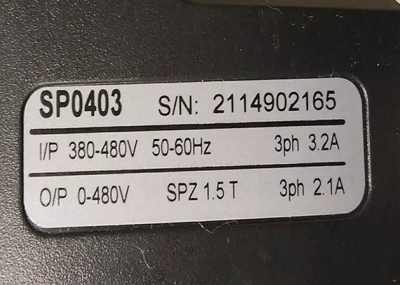 니데시 조종 기술 에머슨 유니드라이브 SP0403 AC은 0.75kW 0-480V 3PH 2.1A를 운전합니다