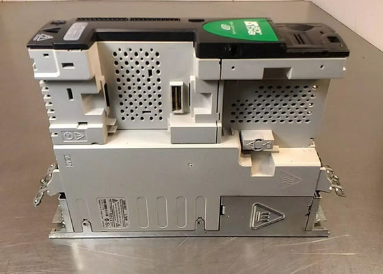 니데시 조종 기술 에머슨 유니드라이브 SP0403 AC은 0.75kW 0-480V 3PH 2.1A를 운전합니다