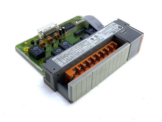 AB 1746-OX8  출력 모듈 고립된 성화 SLC 500 8. 50/60 HZ