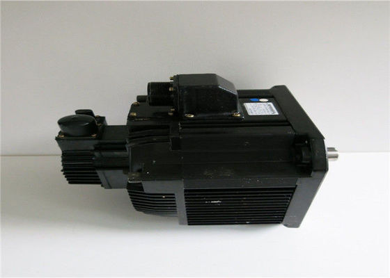 SGMDH-32A2A-YR13 바이아스카와 Ac 동기 사보 모터 3200W 200V 20.9A AC 서보 모터