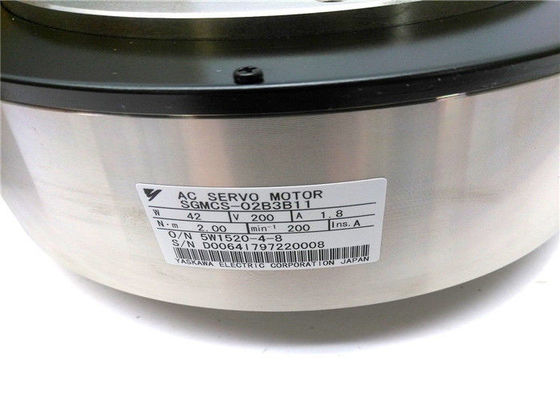 SGMCS-02B3B11 산업적 서보 모터 야스카와 42W 2000RMP AC 서보 모터