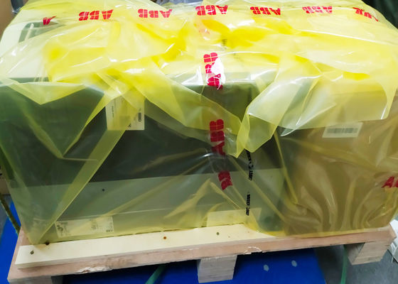 ACS880-01-206A-3 주파수 인버터 3AUA0000108028 저전압 AC은 110kW 206A를 운전합니다