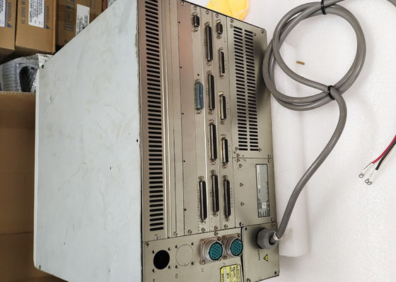 산쿄는 SC3200-300 로봇 컨트롤러 SC3200 200/230VAC 50~60Hz를 사용했습니다