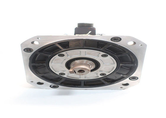 SGMDH-45A2B-YR12 산업적 야스카와 서보 모터 1500rpm 32.4a 200v ac 4500w 28.4nm