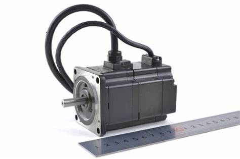 SGMGH-13ACA61 240V 산업적 서보 드라이브는  서보 기구에 의한 모터 출력 1.3KW를 통합했습니다