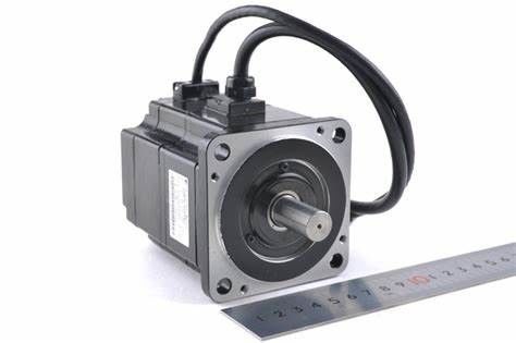 SGMGH-13ACA61 240V 산업적 서보 드라이브는  서보 기구에 의한 모터 출력 1.3KW를 통합했습니다
