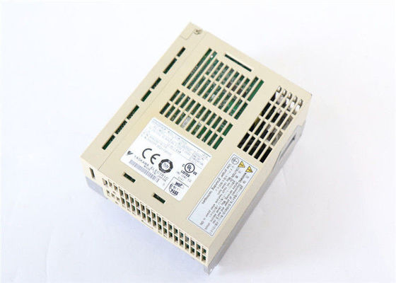 야사카와 SGDM-10ADA AC 서보 모터 드라이브 입력 : 7 200-230 VAC 50/60 HZ