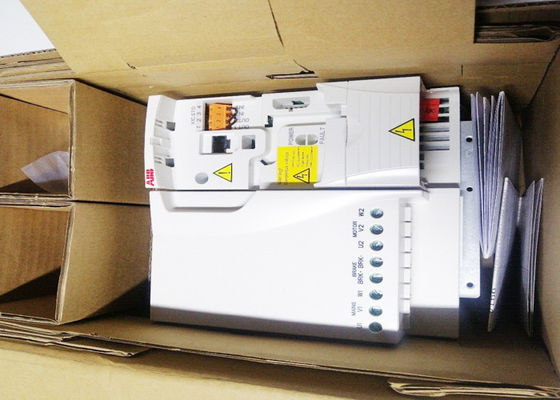 ACS355-03E-12A5-4 ABB 3AUA0000058190 ACS355 저전압 AC은 운전합니다