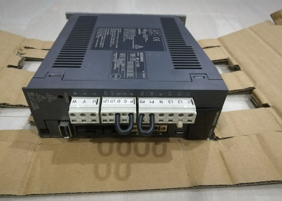 미츠비시 1KW 증폭기 MR-J3-100B-RJ006 2.5A 200-230VAC 3 단계 산업적 서보 드라이브