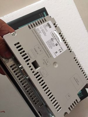 지멘스 6AV6642-0BC01-1AX1 128 MB / SD는 0.24 DC  512 MB 32 KB 통합된 플래시를 최대한으로 씁니다