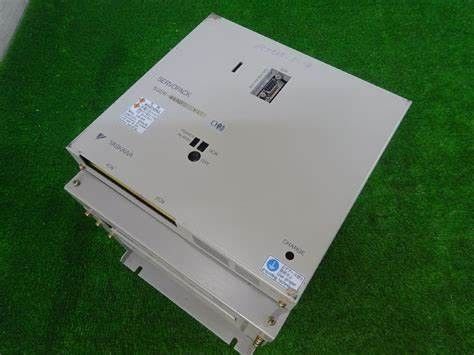 SGDB-44ADM 야스카와 200V 4.4KW 50/60 hz 교류 서보는 산업적 세르보팩을 운전합니다