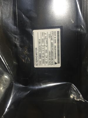 SGM-08A2F-J33 야스카와 전기 AC 세로 모터 750W 4.4A 산업 세로 모터
