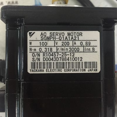 SGM-02UW14E 야스카와 17비트 절대적 인코더 SERVO MOTOR 100W 0.89A 새 팩