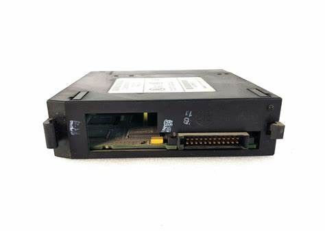 GE IC693DSM302 I/O 연결을 통해 및 1에서 134까지217초당 727 사용자 단위