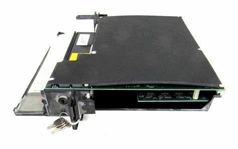 GE IC697CPX772 256 KB 비휘발성 플래시 메모리 24 볼트 DC 가동 15 핀 여성 D 커넥터
