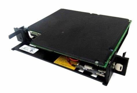 GE IC697CPX772 256 KB 비휘발성 플래시 메모리 24 볼트 DC 가동 15 핀 여성 D 커넥터