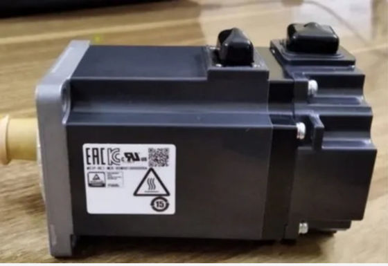 야스카와 SGMRV-30ANA-YR12 SERVO 모터 23.6AMP 200V 3.7KW 세로 드라이브