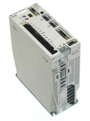 야스카와 SGDS-10A32A 3 PHASE 15 AM 200 VAC 3000 WATT 4 HP 서보 증폭기