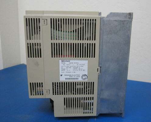 야스카와 SGDB-30ADG-P 드라이브 AC 세르보는 수리를 위해 지원됩니다 200V 3PHASE 3KW DIGITAL