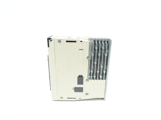 브랜드 야스카와 SGDV-R70A21A AC 세르보 증폭기 0.05kw 출력 새