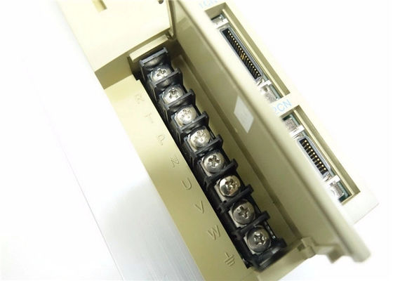 새 야스카와 SGDE-08AP 200V AC 세르보 증폭기 새 팩