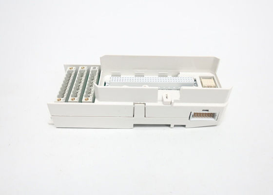 ABB 3BSE036714R1 TU813 컴팩트 MTU 250V 크림 스냅 인 커넥터 모듈 종료