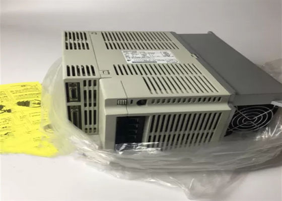 새로운 산업용 세르보 드라이브 야스카와 SGDB-20ADP 오리지널 박스
