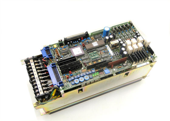200V 야스카와 CACR-SR15SZ1SDY77 AC 서보 드라이브 새 오리지널 박스