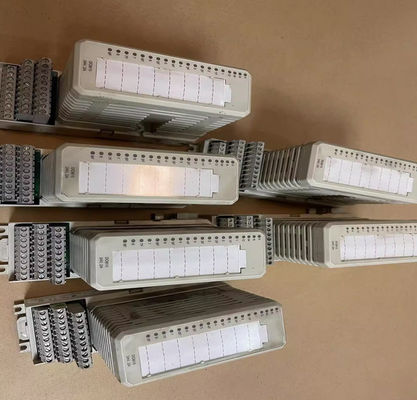 ABB DO815 디지털 출력 모듈 S800 I/O 모듈 3BSE013258R
