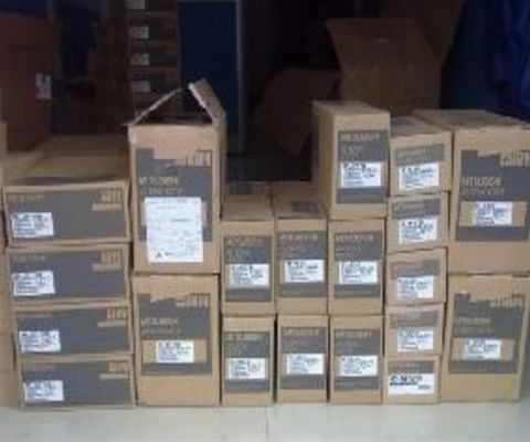 MITSUBISHI HC-SFS502 AC 서보모터 2000rpm 133V 26A 5kW