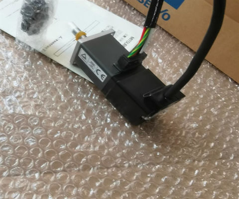 미쓰비시 HC-MFS13K AC 서보 모터 3AC 0.9A 60V 3000RPM NEW