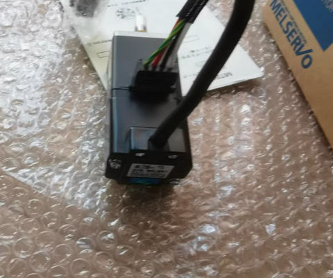 미쓰비시 HC-MFS13K AC 서보 모터 3AC 0.9A 60V 3000RPM NEW
