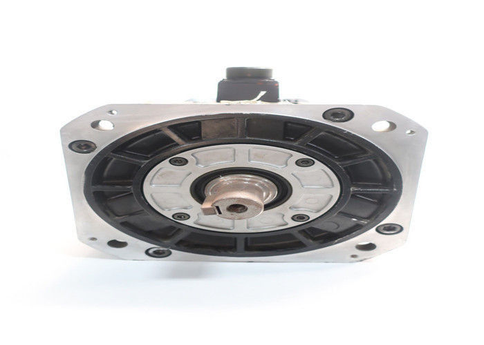SGMDH-45A2B-YR12 산업적 야스카와 서보 모터 1500rpm 32.4a 200v ac 4500w 28.4nm