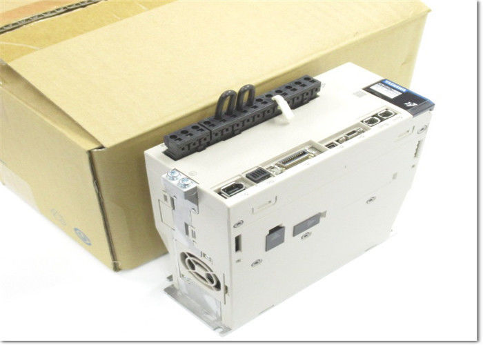 산업용 세로 드라이버 야스카와 SGDH-30AE 3000W 28.4N/M 1000RPM*NIB 새 원본