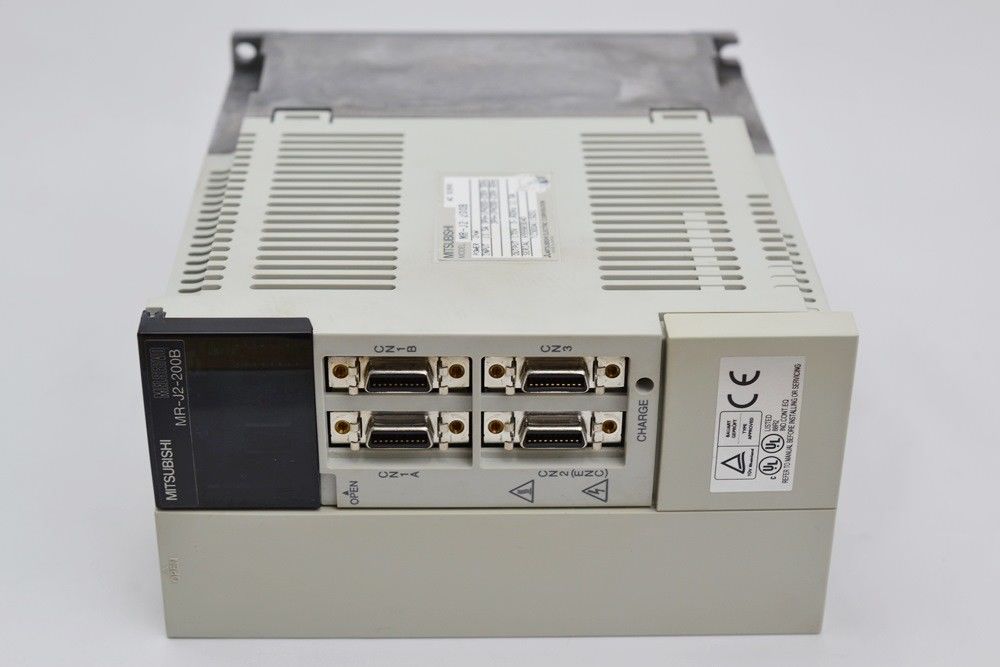 2.0kw MITSUBISHI MR-J2-200B 산업용 서보 드라이브 3단계 AC200V SSCNET 타입 인터페이스