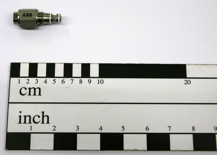 ABB 3HNA012517-001 2/2 FLUID VALVE 프랑스 (FR) 제품 순중량은 0.066 kg입니다.